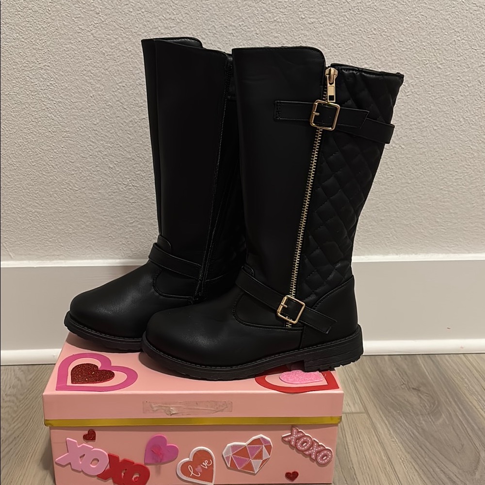 Fabkids Black Knee-High Boots with Buckle Details